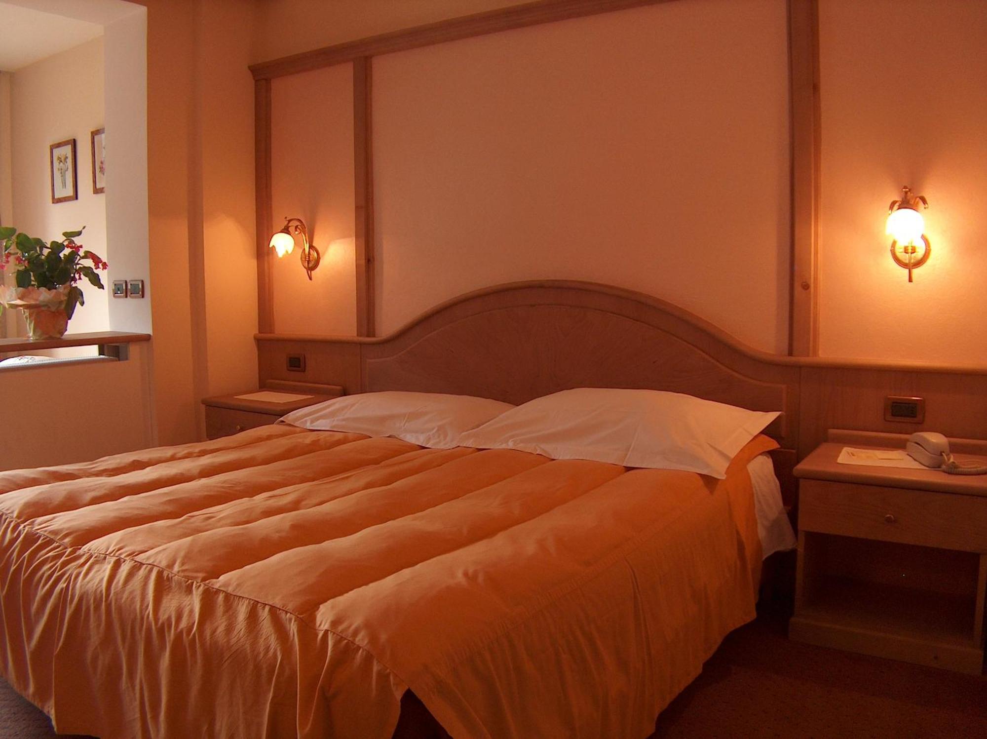 Hotel Catinaccio Rosengarten Moena Bagian luar foto